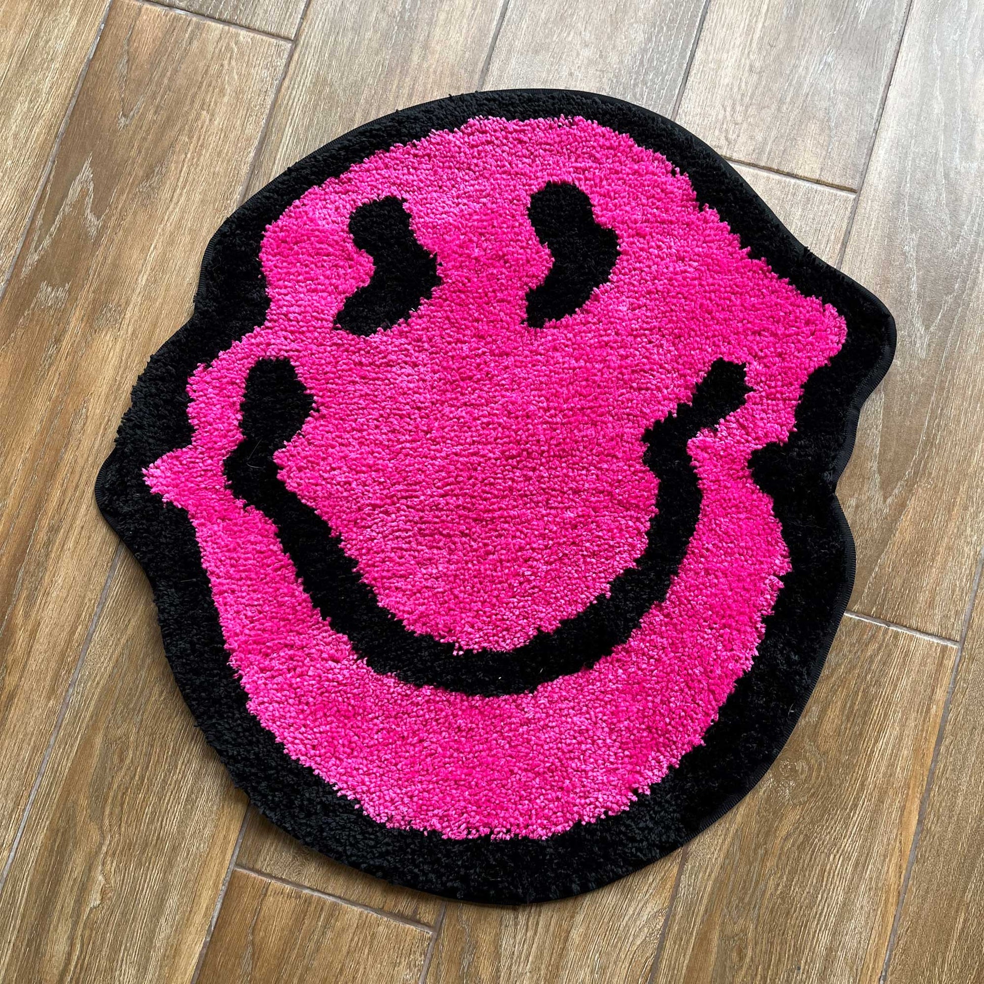 Tufted Rug Pink Wavy Smiley Face Rug Front
