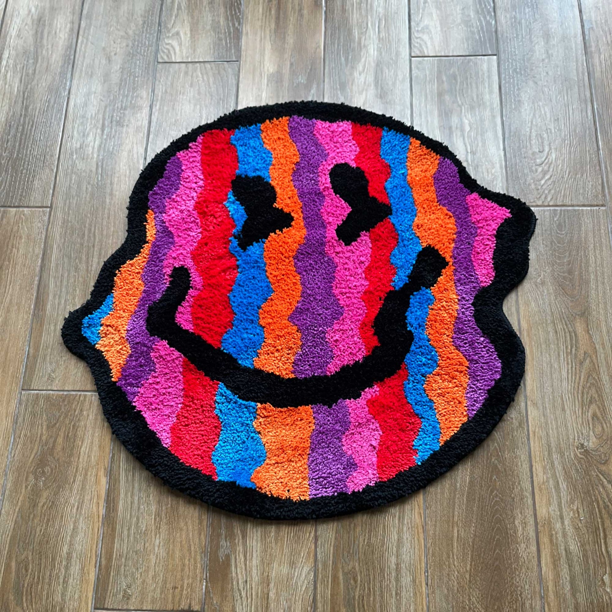 Tufted Rug Striped Wavy Smiley Face Rug Front