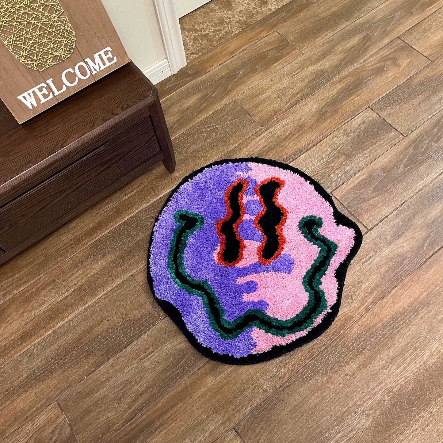 Tufted Rug Trippy Two Face Smiley Face Rug Front in Living Room