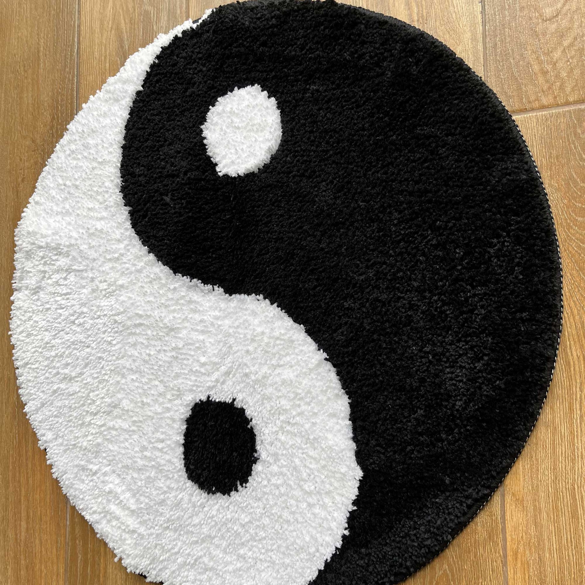 Tufted Rug Yin and Yang Rug Front Close Up